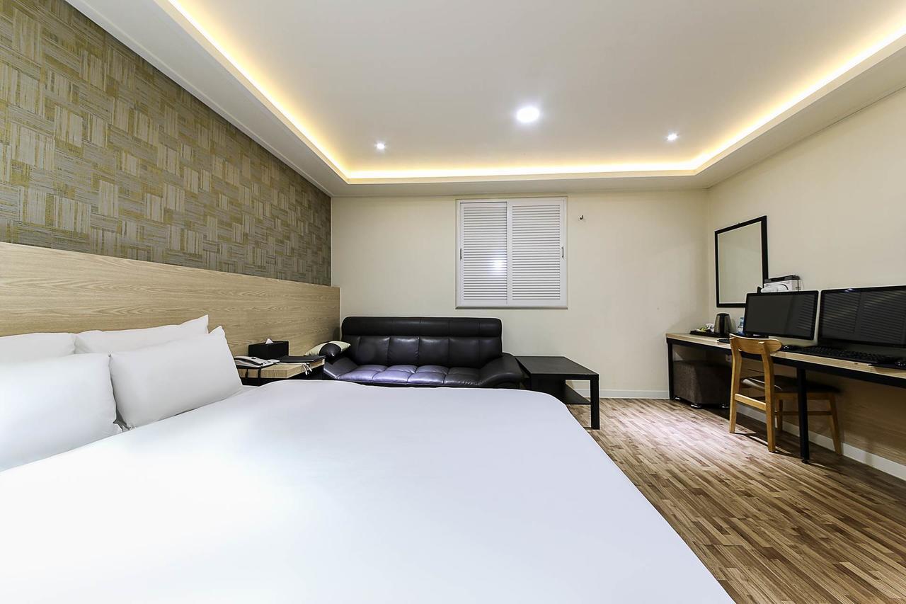 White Hotel Suwon Extérieur photo