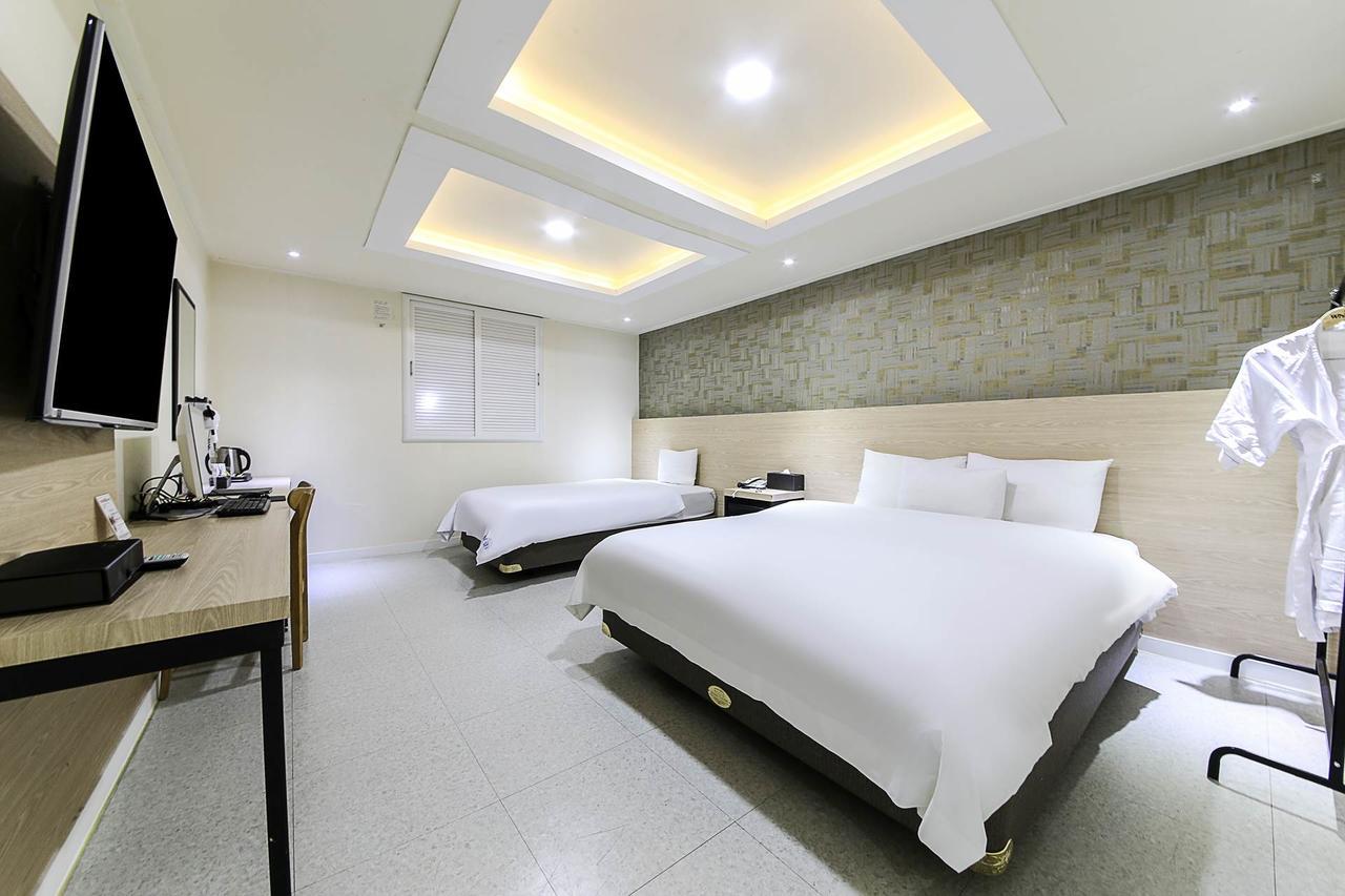 White Hotel Suwon Extérieur photo