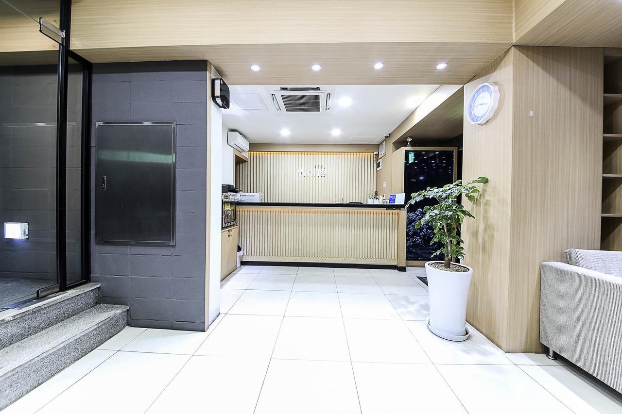 White Hotel Suwon Extérieur photo